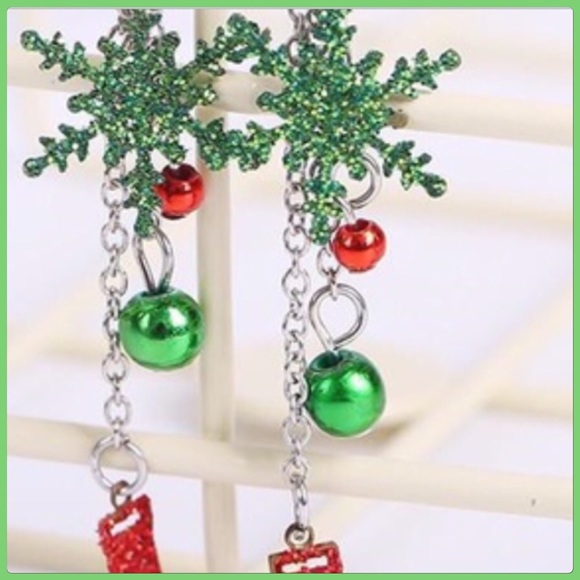 NEW Sparkling Dangle Red & Green Snowflake Whimsical Earrings - Picture 5 of 11
